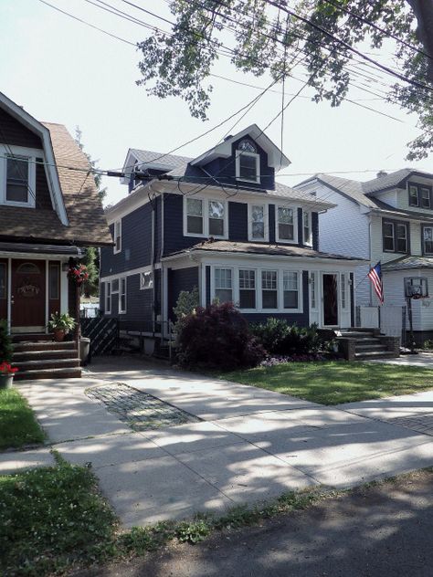 Suburban Ranch House, Shifting House Claim, American Houses Aesthetic, Suburb Neighborhood Aesthetic, House Claims Shifting, Suburb Neighborhood, American House Aesthetic, Nyc Houses, House Aesthetic Exterior