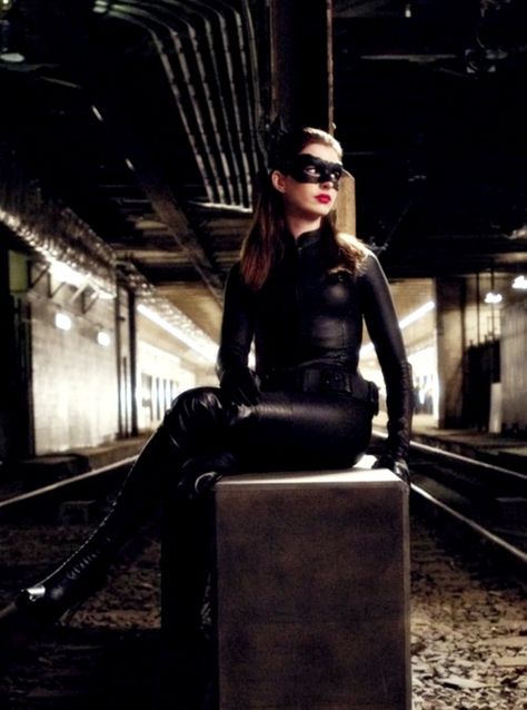 Catwoman Suit, Dark Knight Rises Catwoman, Ann Hathaway, Catwoman Costume, Anne Hathaway Catwoman, Catwoman Selina Kyle, Catwoman Cosplay, Superhero Movie, The Dark Knight Trilogy