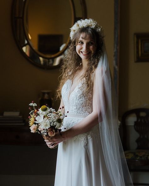 Eva + Brian ⠀⠀⠀⠀⠀⠀⠀⠀⠀ Congratulations to Mr & Mrs Oriordan who tied the knot earlier this month over in Ireland 🍀 ⠀⠀⠀⠀⠀⠀⠀⠀⠀ Possibly the best wedding photos ever featuring flowers and cats my two favourite things! 😻 ⠀⠀⠀⠀⠀⠀⠀⠀⠀ Eva wore the Matilda dried flower crown 🤍 ⠀⠀⠀⠀⠀⠀⠀⠀⠀ Photographer: @olgahoganphotography Dress & veil: @folksterbridal Makeup: @stephburgessmua ⠀⠀⠀⠀⠀⠀⠀⠀⠀ #driedflowercrown #flowercrown #weddingflowercrown #bridalflowercrown #floralcrown #bridalcrown #irishwedding #shewo... Flowers And Cats, Flower Crown Veil, Crown Veil, Dried Flower Crown, Best Wedding Photos, Bridal Flower Crown, December Wedding, Flower Crown Wedding, Irish Wedding