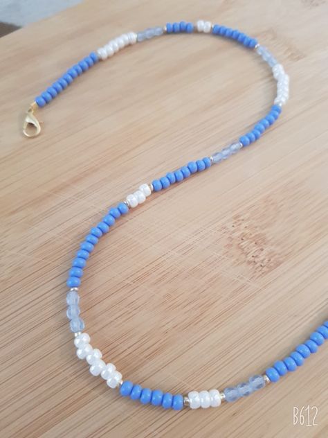 Glass Seed Bead Necklace Ideas, Glass Bead Necklace Ideas, Glass Seed Bead Bracelet Ideas, Diy Necklace Easy, Blue Seed Bead Necklace, Glass Bead Necklaces, Glass Seed Bead Necklace, Preppy Necklaces, Seed Beaded Necklace