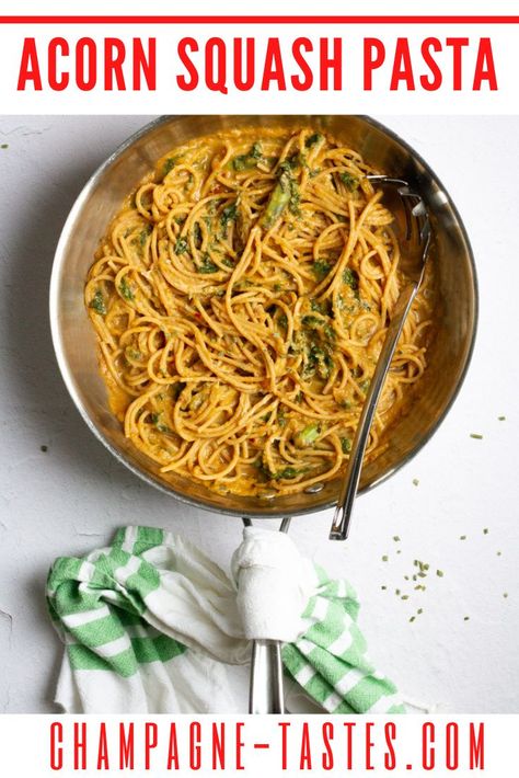 This acorn squash pasta is made with a creamy, puréed roasted squash sauce tossed with spaghetti and kale. Perfect for fall and winter dinners! Acorn Squash Pasta, Spaghetti Squash Sauce, Spicy Butternut Squash Soup, Pasta With Kale, Squash Pasta Recipe, Squash Sauce, Winter Dinners, Butternut Squash Lasagna, Kale Pasta