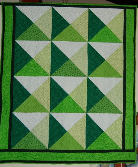 Simple tesselation quilt in greens Recycled Paper Art, Tessellation Art, Tessellation Patterns, Simple Quilts, Simple Quilt, Quilt Big, 3d Quilts, Half Square Triangle Quilts, Geometric Pattern Art