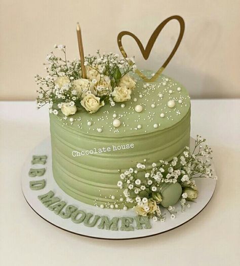 Small Birthday Cakes, Cake With Flowers, Vintage Birthday Cakes, Elegant Birthday Cakes, Green Cake, Simple Cake Designs, Mini Cakes Birthday, Creative Cake Decorating, Cake Decorating Frosting