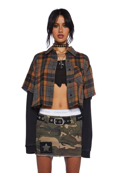 base|multi Long Sleeve Grunge Outfits, Cropped Flannel Shirt, Queer Femme Fashion, Portland Oregon Fashion, Grungy Photoshoot, Dollskill Outfits, Punk Grunge Outfits, Animal Print Clothes, Plaid Streetwear