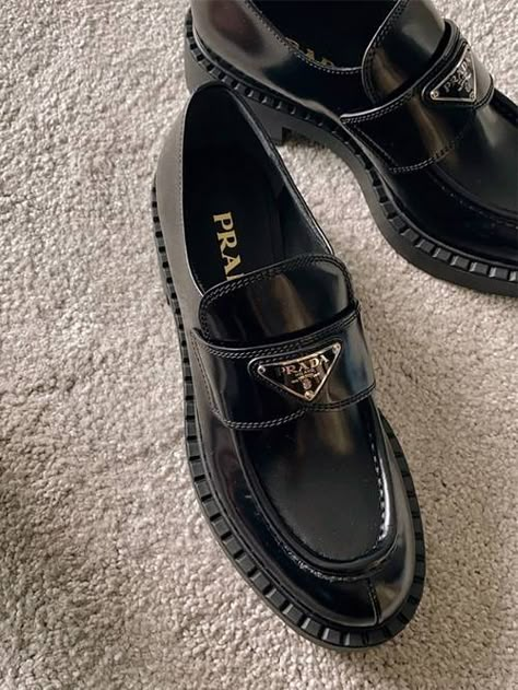 Excuse Me, Prada? on Twitter: "Prada loafers… " เสื้อผ้า Kylie Jenner, Best Sandals For Men, Prada Loafers, Dr Shoes, Chuck Bass, Shoe Inspo, Rory Gilmore, Aesthetic Shoes, Swag Shoes