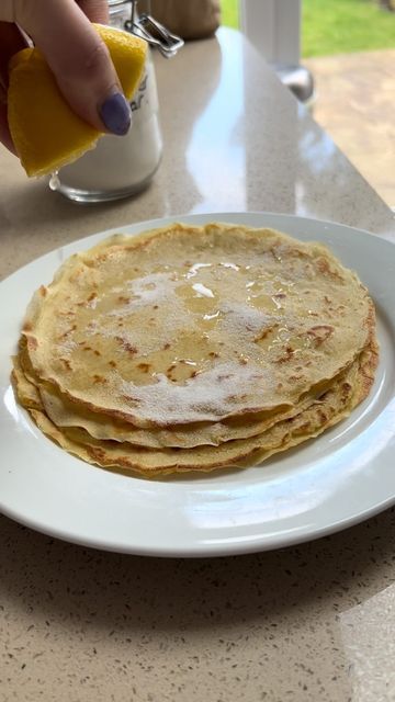 Freya on Instagram: "The easiest vegan crepe (flat pancake) recipe ever…3 ingredients!! I can’t quite understand how this is so simple and they work so well but I guess that’s the point of pancake day - minimal faff. I’m so obsessed with this mini pancake pan that I didn’t really need, but at the same time I think you should get one 250g plain/all purpose flour 550g soya milk 1tbs neutral oil This makes about 8-10 crepes, top however you like🍋 have the best pancake day x" Vegan Crepes, Soya Milk, Pancake Pan, Mini Pancakes, Pancake Day, All Purpose Flour, Pancake Recipe, Easy Vegan, 3 Ingredients