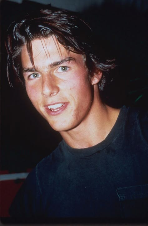 Tom Cruise 80s Aesthetic, Hot 90s Men, Tom Cruise 80s, Young Christian Bale, Young Tom Cruise, Tom Cruise Hot, Old Hollywood Aesthetic, Tom Cruise Movies, Ethan Hunt