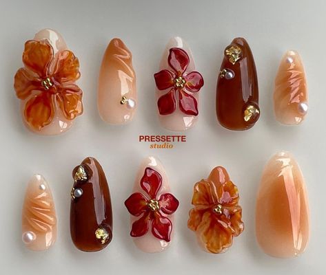 Brown Hibiscus Nails, Autumn Floral Nails, Nails Hibiscus Flower, Hibiscus Nail Art, Nails Popular, Customized Nails, Gift Nails, Nails Birthday, Nails Y2k