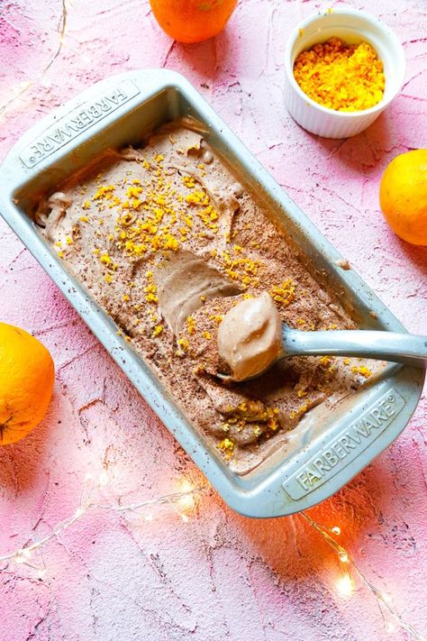 Chocolate Orange Ice Cream Orange Ice Cream Recipe, Orange Loaf Recipe, Chocolate Orange Ice Cream, Mint Chocolate Chip Milkshake, Homemade Chocolate Ice Cream, Orange Ice Cream, Easy Homemade Ice Cream, Icee Recipe, Chocolate Ice Cream Recipe