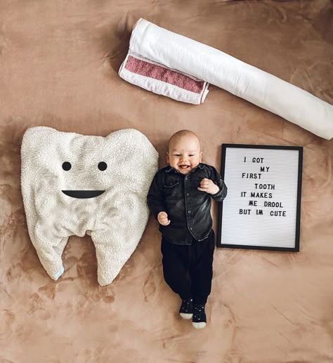 Eight Month Baby Photoshoot, Infant Monthly Pictures Ideas, Baby Boy Photoshoot Ideas At Home, First Tooth Photography Ideas, Baby 1st Month Photo Ideas, Unique Baby Photoshoot Ideas, Babyphotoshoot Photoshoot, Baby Milestones Monthly Picture Ideas, 5 Months Baby Photoshoot Ideas