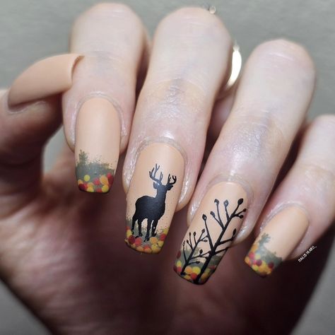 🧛🏻‍♀️Karolina Gonzalez🧛🏻‍♀️ Nail Art Enthusiast | 🍂🍁🧡Autumn Nature🍂🍁🧡 for the #glamnailschallengesept24 [𝔪𝔞𝔡𝔢 𝔴𝔦𝔱𝔥 𝔰𝔱𝔞𝔪𝔭𝔦𝔫𝔤 𝔭𝔩𝔞𝔱𝔢] 🍂🍁🧡 ℭ𝔬𝔩𝔬𝔯 𝔫𝔞𝔦𝔩 𝔭𝔬𝔩𝔦𝔰𝔥 𝔲𝔰𝔢𝔡 𝔞𝔰… | Instagram Deer Season Nails, Hunting Nail Ideas, Mountain Nail Art, Deer Nail Art, Hunting Nails, Deer Nails, Fun Organization, Art Enthusiast, Autumn Nature