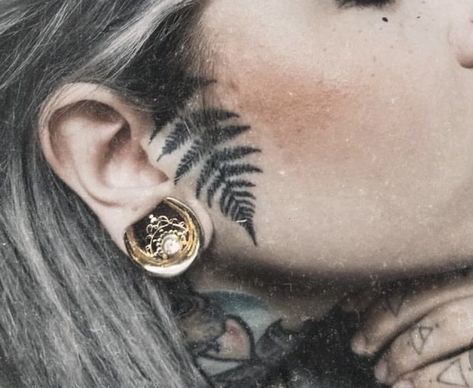 Facial Tattoos, Tattoo Style Drawings, Face Tattoos, Face Tattoo, Piercing Tattoo, Body Mods, Tattoo Styles, Neck Tattoo, Ear Tattoo