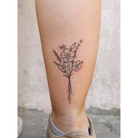 Tiny daisy & lavender bunch!… Sunflower Bunch Tattoo, Sunflower Bouquet Tattoo, Theigh Tattoos, Lavender Bunch, Ankle Tat, Daffodil Tattoo, Lavender Tattoo, Bouquet Tattoo, Anklet Tattoos