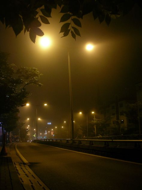 Fogy Night, Downtown Stargirl, Calm Background, Middle Of Night, Light Bulb Art, Modern Bungalow Exterior, Boat Wallpaper, Side Road, Full Moon Night