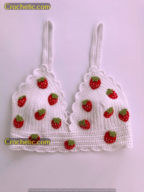 "Wickedly Wonderful: Halloween Crochet Fun"Chilly Days, Warm Stitches: Fall Crochet" Strawberry Crochet Top Pattern, Crochet Strawberry Top, Crochet Fits, Crochet Summer Blouse, Tops A Crochet, Bralette Pattern, Fall Crochet, Gdansk Poland, Crochet Bra