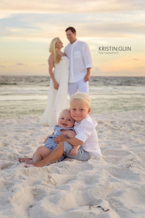 Sibling Beach Pictures, Strand Shoot, Family Beach Pictures Poses, Family Beach Pictures Outfits, Beach Photoshoot Family, Beach Picture Outfits, Beach Pictures Kids, Family Beach Session, Heal Your Soul