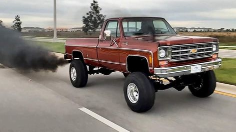 Raised Trucks, Cummins Diesel Trucks, Country Trucks, Classic Cars Chevy, Trucks Lifted Diesel, Old Vintage Cars, Future Trucks, Mud Trucks, C10 Chevy Truck