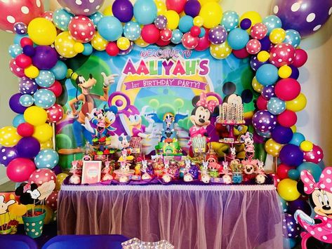 Aaliyah’s Clubhouse | CatchMyParty.com Mickey Mouse Clubhouse Birthday Party Decorations, Minnie Boutique, Minnie Mouse Clubhouse, Minnie Mouse Birthday Theme, Minnie Mouse Theme Party, Mickey Mouse Themed Birthday Party, Fiesta Mickey Mouse, Birthday Minnie Mouse, Minnie Mouse Birthday Decorations