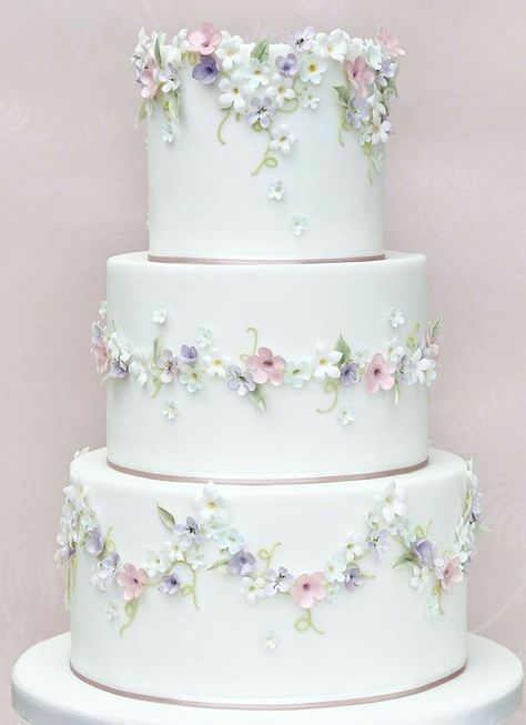 Disney Wedding Cake, Spring Wedding Cake, Fondant Wedding Cakes, Dainty Flowers, Romantic Wedding Cake, Amazing Wedding Cakes, Simple Wedding Cake, Wedding Cake Inspiration, Special Cake