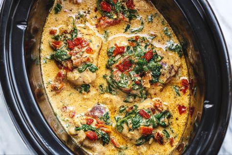 CrockPot Tuscan Garlic Chicken Recipe – How To Make Crockpot Chicken Recipes — Eatwell101 Low Calorie Chicken Recipes, Garlic Pesto, Low Fat Chicken, Low Calorie Chicken, Tuscan Garlic Chicken, Crockpot Chicken Breast, Garlic Chicken Recipes, Garlic Butter Chicken, Cook Chicken Breast