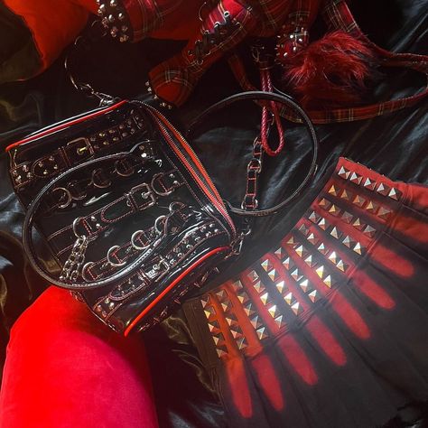 gifts from bf fillr ♡ | Instagram Goth Punk Aesthetic, Post Apocalyptic Outfit, Metal Aesthetic, Gyaru Aesthetic, Emo Dark, Gothic Princess, Living Dead Dolls, Punk Aesthetic, Dark Grunge