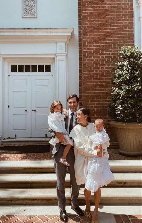 Old Money Family Photos, Southern Family Aesthetic, Happy Marriage Aesthetic, Perfect Family Aesthetic, Future Family Goals, Cream Cheese Rollups, Great Grandchildren, Sugar Pumpkin, Dream Family