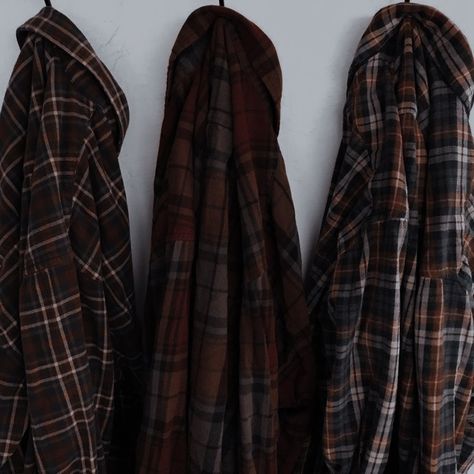 Worn Clothes Aesthetic, Flannels Aesthetics, Lumberjack Aesthetic, Flannel Aesthetic, Poor Clothes, Fargo Tv Show, The Secret History Aesthetic, Tim Burton Style, Aesthetic Women