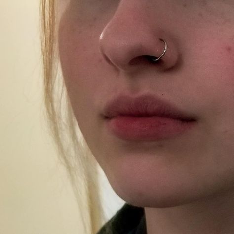 Nose Piercing Ring Aesthetic, Cool Piercings Nose, Cute Piercings Ideas Face, Piercings Ideas Nose, Piercings Ideas Face, Cute Piercings Face, Side Nose Piercing, Cool Piercings Face, Nose Piercing Aesthetic