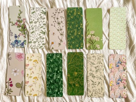 Green Book Mark, Green Bookmark Ideas, Cottagecore Bookmark, Green Bookmark, Book Tags, Floral Bookmarks, Handmade Bookmarks Diy, Book Business, Nature Bookmarks