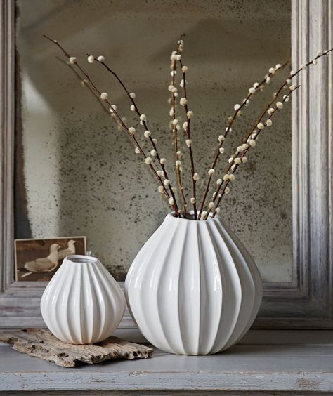 Nordic House | Homewares on Instagram: “Happy Spring Equinox 🖤 The season of hope and nature's awakening. On my agenda today - I am potting up my first batch of veg seedlings…” Black Vase Decorating Ideas, Vase Decorating Ideas Living Room, Vase Decorating Ideas, Nordic House, Scandi Decor, Rustic Vase, Elegant Vases, Round Vase, Gold Vases