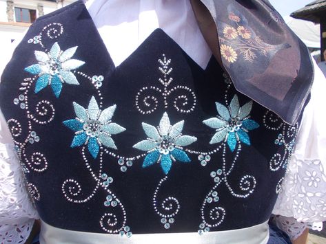 An educational blog, collecting reference images of regional costumes in Poland. Read more in /about section. Polish Traditional Costume, Polish Embroidery, Polish Folk, Traditional Costume, Folk Costume, Reference Images, Beaded Embroidery, Poland, Read More