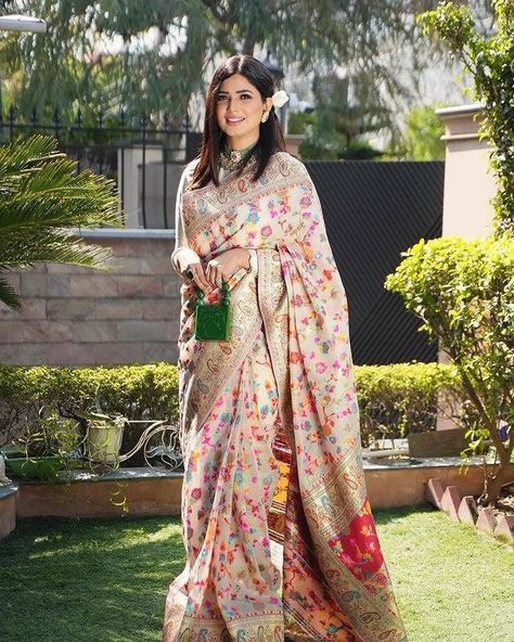 Bollywood Designer Sarees, Bridesmaid Saree, Indian Wedding Wear, Party Kleidung, Wear Saree, Fancy Sarees, Soft Silk Sarees, Traditional Sarees, Bollywood Saree