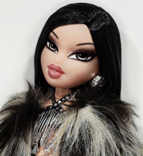 Jade Bratz, Bratz Jade, Bratz Doll Makeup, Las Bratz, Bratz Aesthetic, Bratz Doll Outfits, Brat Doll, Bratz Girls, Doll Aesthetic