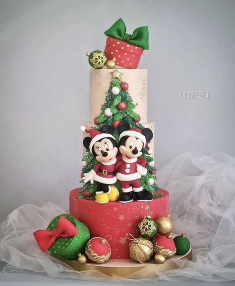 Mini Mouse Christmas Tree, Disney Christmas Cake, Xmas Cakes, Christmas Themed Cake, Xmas Desserts, Holiday Centers, Disney Christmas Decorations, Mickey Cakes, Cake Christmas