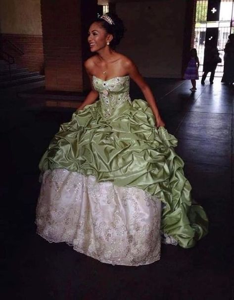 Princess Tina Prom Dress, Princess Tiana Dress Gowns, Tiana Themed Quince Dress, Princess Tiana Sweet 16 Ideas Dress, Princess Tiana Wedding Dress, Princess Tiana Sweet 16, Princess Tiana Outfit Ideas, Tiana Sweet 16, Frog Themed Wedding