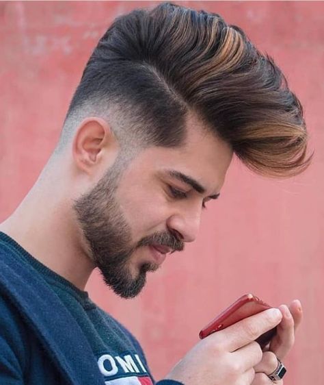 There are a wide variety of long and short haircuts available for the modern man. Hairstyles For Men Colour, Short Sides Haircut, Mens Facial Hair, Modern Mens Haircuts, Facial Hair Styles, Popular Mens Hairstyles, Gents Hair Style, Mens Facial, Men's Facial Hair