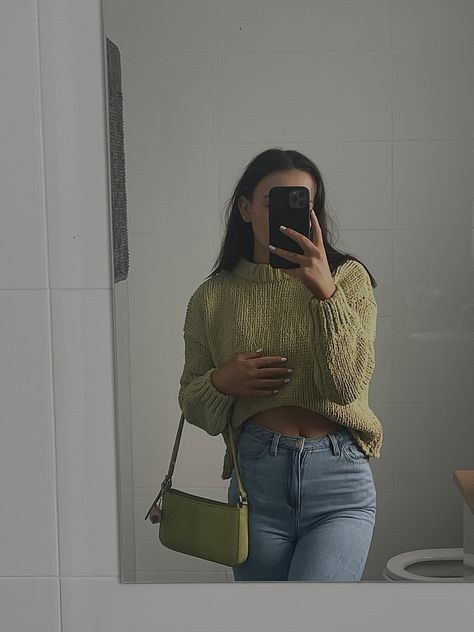 Green Sweater Outfit Winter, Green Jeans Outfit, Knit Green Sweater, Green Sweater Outfit, Winter Sweater Outfits, Sweater Outfit, Green Jeans, Pistachio Green, Outfit Inspo Fall