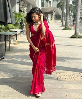 Sinchan Wallpaper, Desi Fits, Mithila Palkar, Gown Party Wear, Traditional Blouse Designs, Indian Tunic, Fashionable Saree Blouse Designs, Royalty Aesthetic, Saree Poses