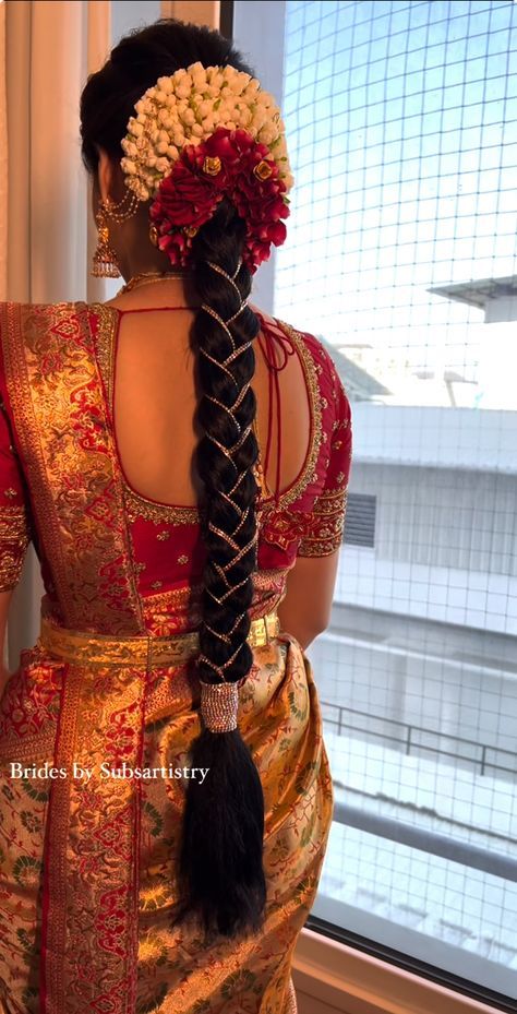 Hairstyle For Saree Function, Off Saree Hairstyle, Hairstyles For A Saree, Marriage Hair Styles Indian, Hairstyle For South Indian Look, South Indian Bride Braid Hairstyle, Haïr Style For Wedding Function, Black And Red Half Saree, Traditional Hairdo For Saree