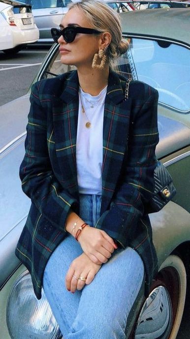 Blue And Green Plaid Blazer Outfit, Green Tartan Blazer Outfit, Green Checkered Blazer Outfit, Tartan Suit Women, Blue Plaid Blazer Outfits For Women, Tartan Blazer Outfit Women, Plaid Blazer Outfit Winter, Green Plaid Blazer Outfit, Blue Plaid Jacket Outfit