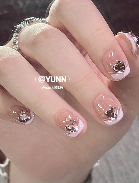 short nails inspo douyin chinese Short Nails Aesthetics, Xiaohongshu Nails Short, Chinese Nails Douyin, Cute Short Nails Aesthetic, Valentines Nails Korean, Short Chinese Nails, Chinese Nails Short, Douyin Short Nails, Acrylic Nails For Autumn