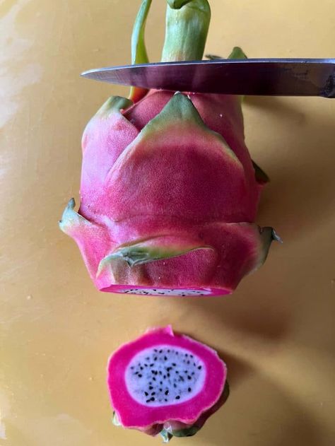 Learn how to cut and eat dragon fruit with this easy step-by-step guide. Discover tips for selecting ripe dragon fruit, its health benefits, and delicious ways to enjoy this exotic fruit. Edible Seeds, Gnocchi Recipes, Canned Corn, Exotic Fruit, Edamame, A Dragon, Dragon Fruit, Healthy Fats, Fruits And Vegetables