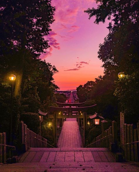 Rec Loc Japan Travel on Instagram: “Gorgeous sunset at Miyajidake Shrine (宮地嶽神社) . 📷: Photo by @yoshi19860227 . #japan #sunset #miyajidakeshrine #宮地嶽神社 #japanpic #traveljapan…” Japan Sunset Wallpaper, Japan Sunset Aesthetic, Japan Balcony, Sunset In Japan, Japanese Balcony, Sunset Building, Japan Location, Japanese Sunset, Japan Countryside