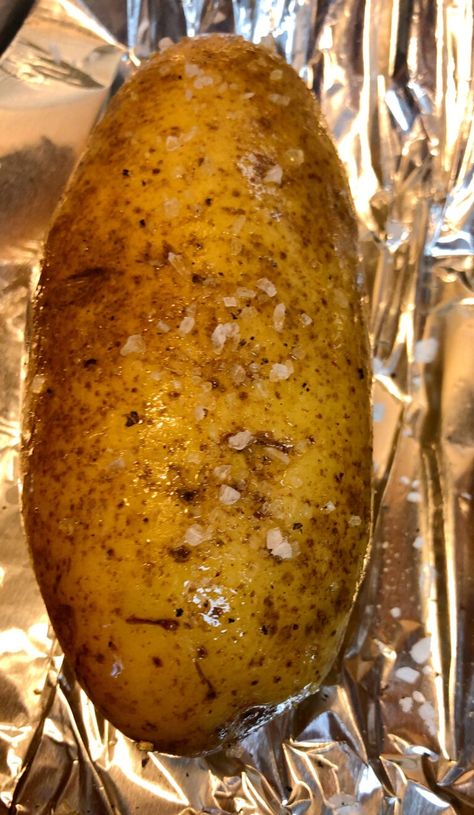 How To Bake Potatoes, Baked Potatoes Recipes, Baked Potatoes In The Oven, Stuffed Recipes, Potato Oven, Cooking Baked Potatoes, Potatoes In The Oven, Easy Baked Potato, Best Baked Potato