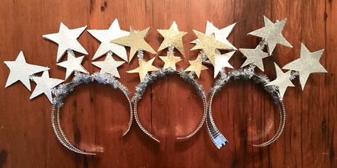 Christmas Star Costume, Diy Star Crown, Bgc Winter, Star Headband Diy, Kids Star Costume, Nativity Star Costume, Fourth Of July Hats, Holiday Concert Ideas, Diy Outer