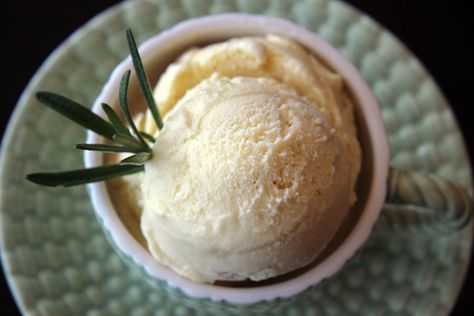 Olive Oil Gelato, Olive Oil Ice Cream, Peach Cake, Olive Grove, 3 Eggs, Ice Cream Recipe, Cake Cupcakes, Honey Lemon, Fresh Rosemary