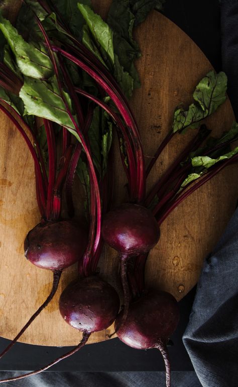 In Season: Whole-Wheat Ginger Cardamom Sticky Buns with Beet Glaze http://hitherandthither.net/2016/11/sticky-buns-beet-glaze.html?utm_campaign=coschedule&utm_source=pinterest&utm_medium=Ashley%20Muir%20Bruhn&utm_content=In%20Season%3A%20Whole-Wheat%20Ginger%20Cardamom%20Sticky%20Buns%20with%20Beet%20Glaze Beets Aesthetic, Roasted Beets Recipe, Artistic Food, Desert Gardening, Low Calorie Smoothies, Seattle Food, Improve Nutrition, Beet Recipes, Simple Nutrition