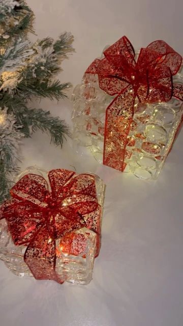 Lighted Christmas Boxes, Yuletide Decorations, Christmas Present Boxes, Diy Christmas Lights, Christmas Boxes, Diy Light, Ornaments Homemade, Diy Xmas Gifts, Craft Decor