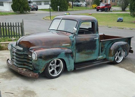 Love LOVE love! Vintage Pickup Trucks, Chevy Pickup Trucks, Old Pickup Trucks, Classic Pickup Trucks, Classic Truck, Pt Cruiser, Chevy C10, Gm Trucks, Chevrolet Trucks