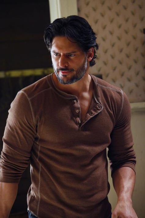 Alcide Herveaux Joe Manganiello. Henley shirts never looked so good! True Blood Alcide, Burly Men, Joe Manganiello, The Way He Looks, Elegant Man, True Blood, Good Looking Men, Perfect Man, Henley Shirts